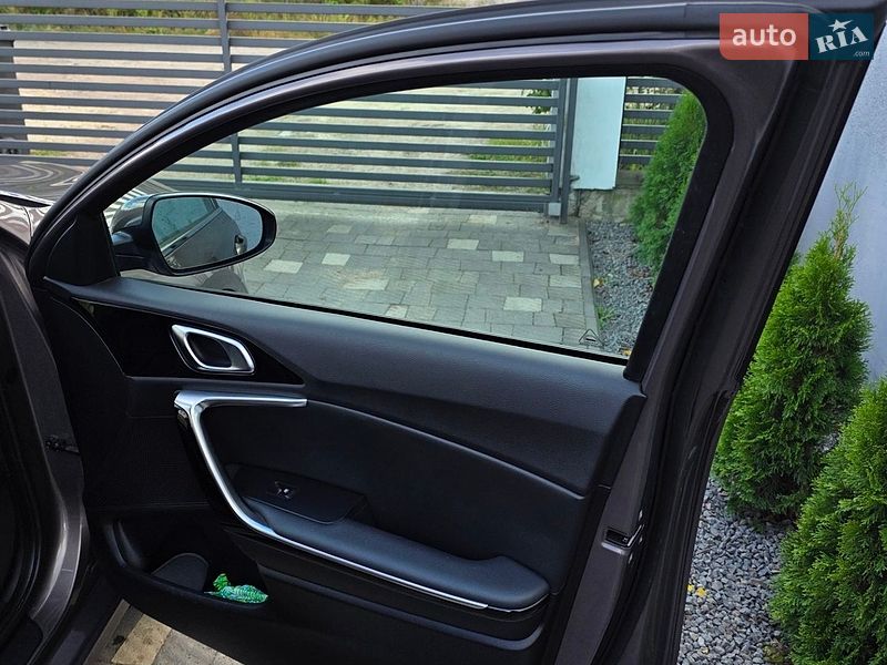 Хэтчбек Kia Ceed 2019 в Сарнах