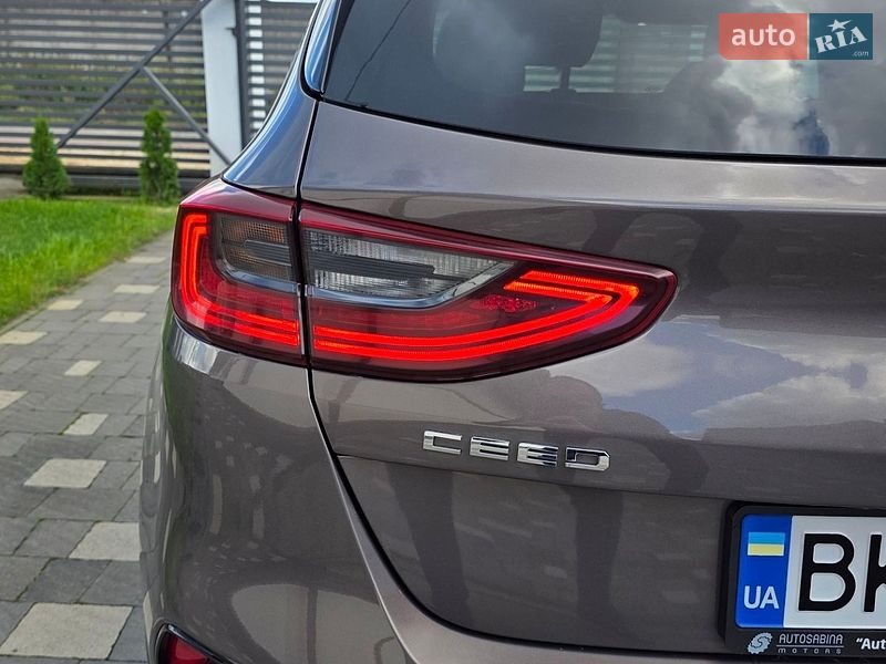 Хэтчбек Kia Ceed 2019 в Сарнах