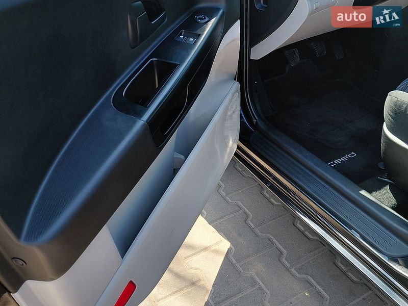 Универсал Kia Ceed 2009 в Кривом Роге