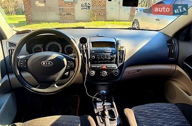 Хэтчбек Kia Ceed 2008 в Запорожье