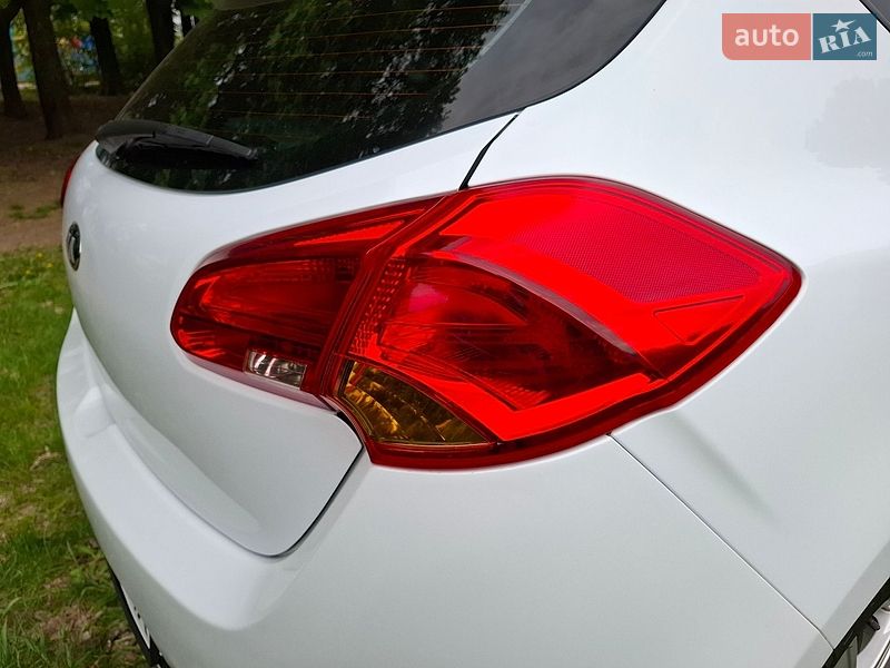 Хэтчбек Kia Ceed 2013 в Виннице