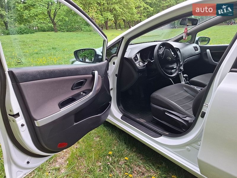 Хэтчбек Kia Ceed 2013 в Виннице