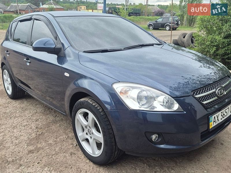 Хэтчбек Kia Ceed 2008 в Чугуеве