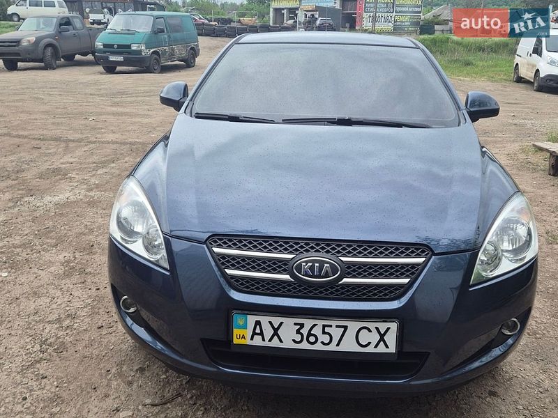 Хэтчбек Kia Ceed 2008 в Чугуеве