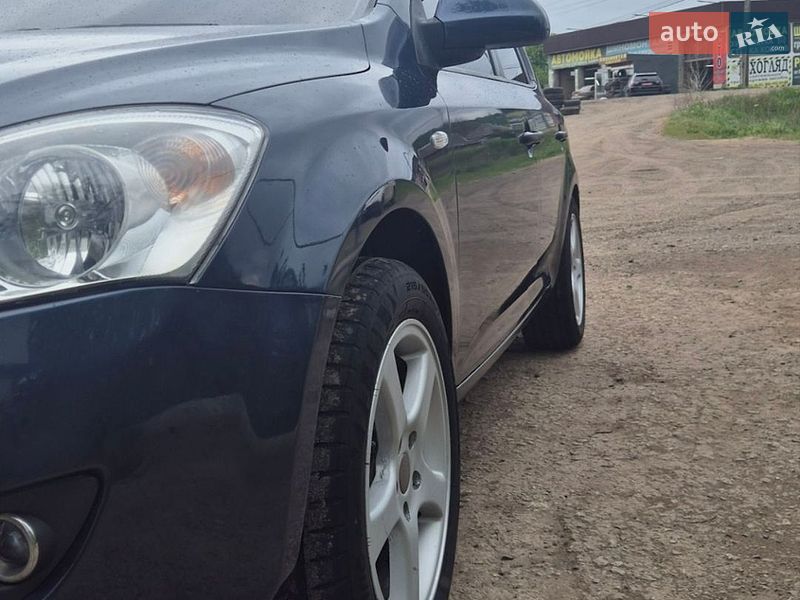 Хэтчбек Kia Ceed 2008 в Чугуеве