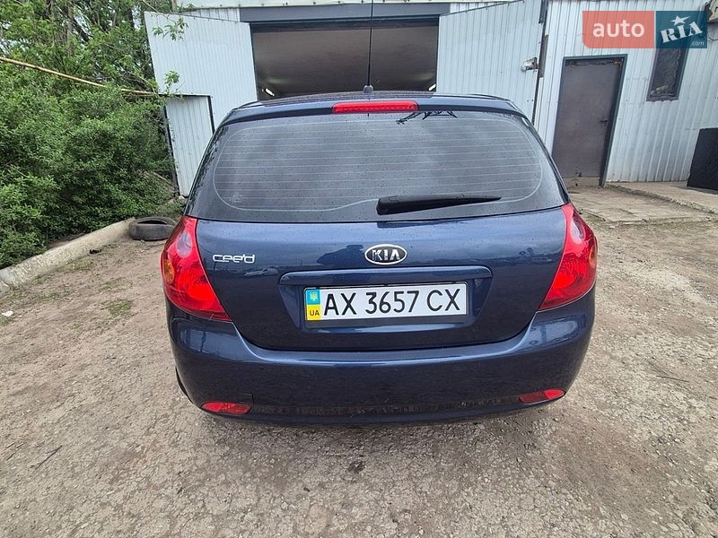 Хэтчбек Kia Ceed 2008 в Чугуеве