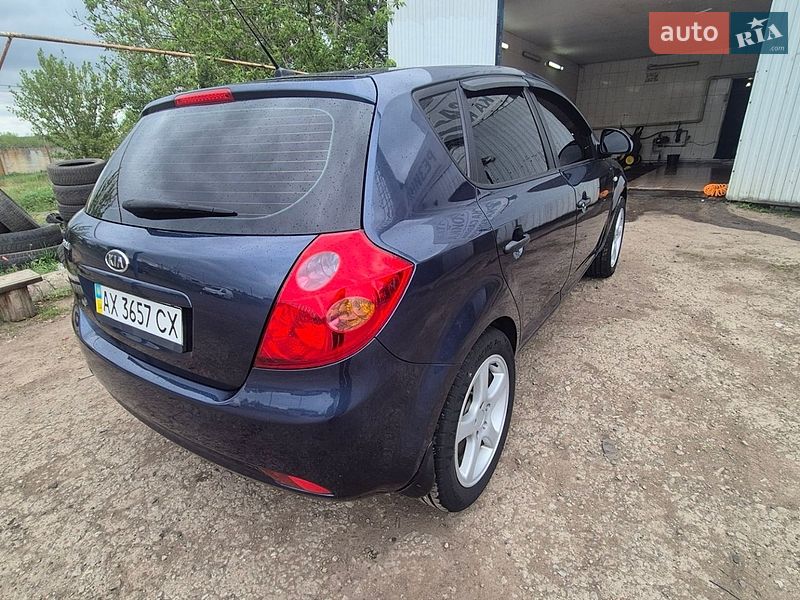 Хэтчбек Kia Ceed 2008 в Чугуеве