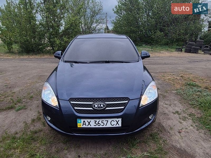 Хэтчбек Kia Ceed 2008 в Чугуеве