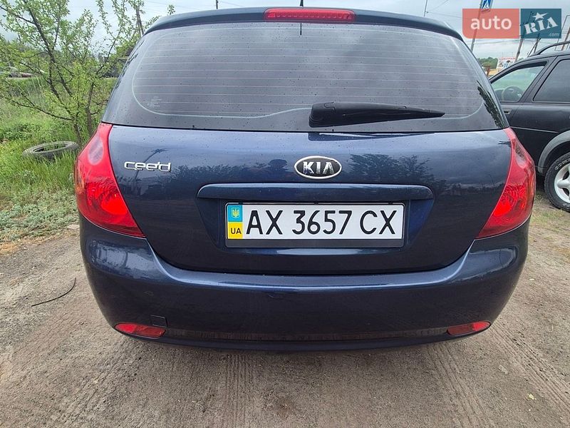 Хэтчбек Kia Ceed 2008 в Чугуеве