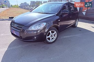 Хэтчбек Kia Ceed 2008 в Киеве