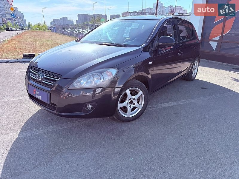 Хэтчбек Kia Ceed 2008 в Киеве