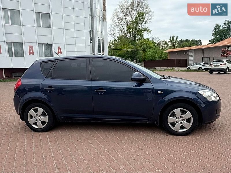 Хетчбек Kia Ceed 2007 в Дніпрі