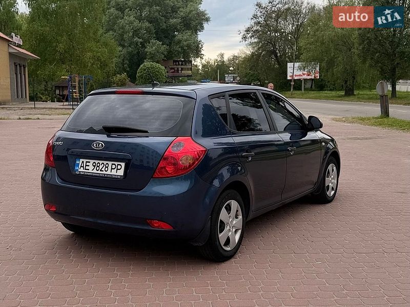 Хетчбек Kia Ceed 2007 в Дніпрі