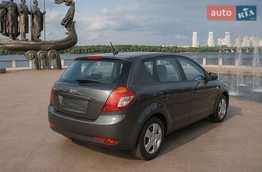 Универсал Kia Ceed 2010 в Киеве