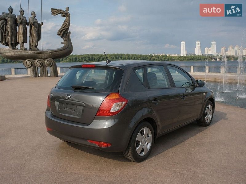 Универсал Kia Ceed 2010 в Киеве