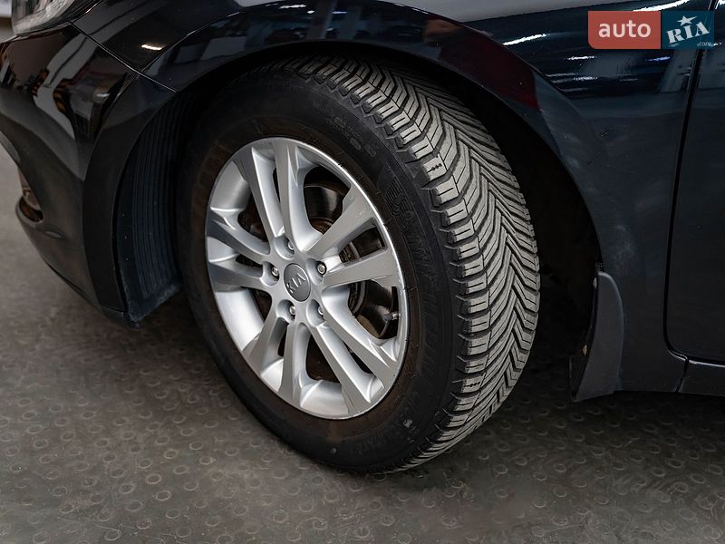 Хэтчбек Kia Ceed 2012 в Киеве