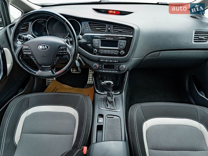 Хэтчбек Kia Ceed 2012 в Киеве