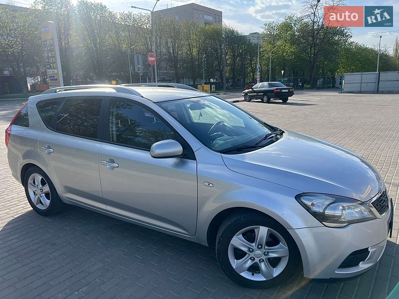 Универсал Kia Ceed 2010 в Ровно фото 3 Универсал Kia Ceed 2010 в Ровно