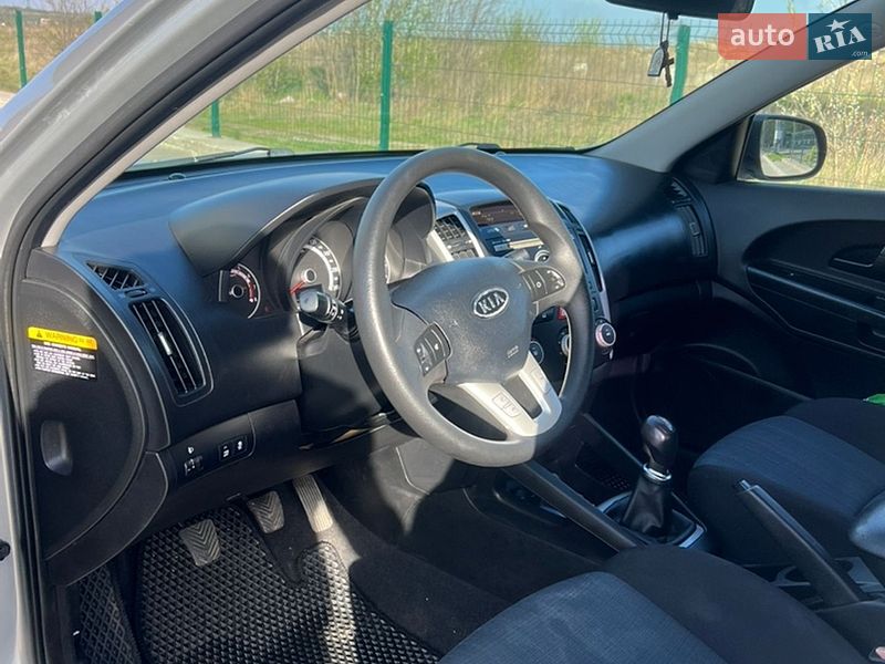 Универсал Kia Ceed 2010 в Ровно фото 10 Универсал Kia Ceed 2010 в Ровно