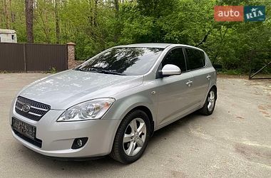 Хэтчбек Kia Ceed 2008 в Киеве