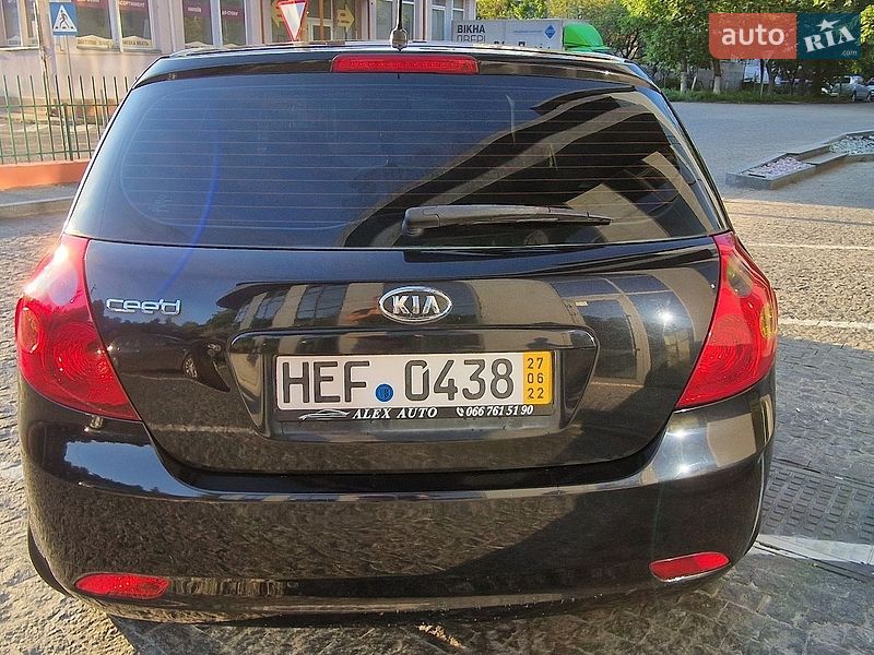 Хетчбек Kia Ceed 2008 в Ужгороді