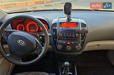 Хетчбек Kia Ceed 2008 в Ужгороді