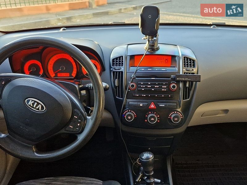 Хетчбек Kia Ceed 2008 в Ужгороді