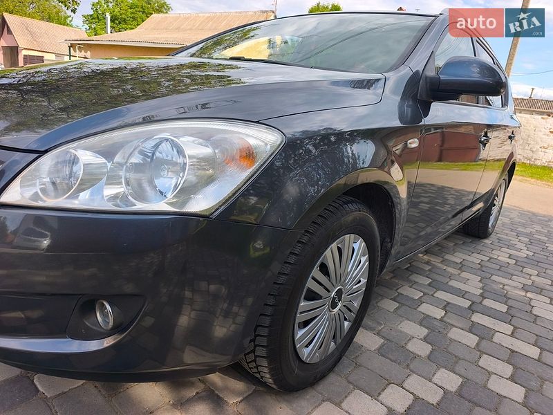 Универсал Kia Ceed 2010 в Полтаве