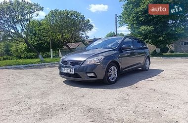 Хэтчбек Kia Ceed 2012 в Рогатине