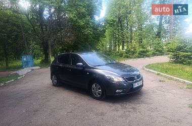 Хэтчбек Kia Ceed 2012 в Рогатине