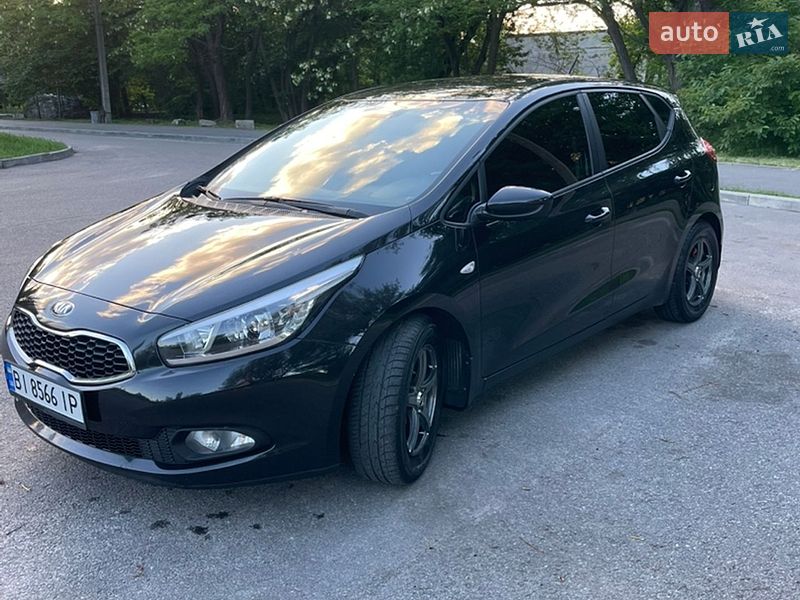 Хэтчбек Kia Ceed 2013 в Полтаве
