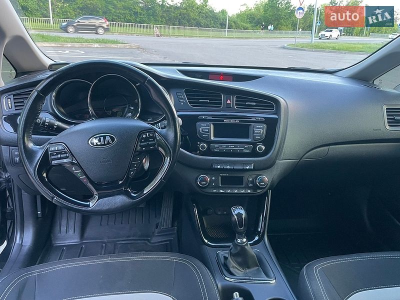 Хэтчбек Kia Ceed 2013 в Полтаве