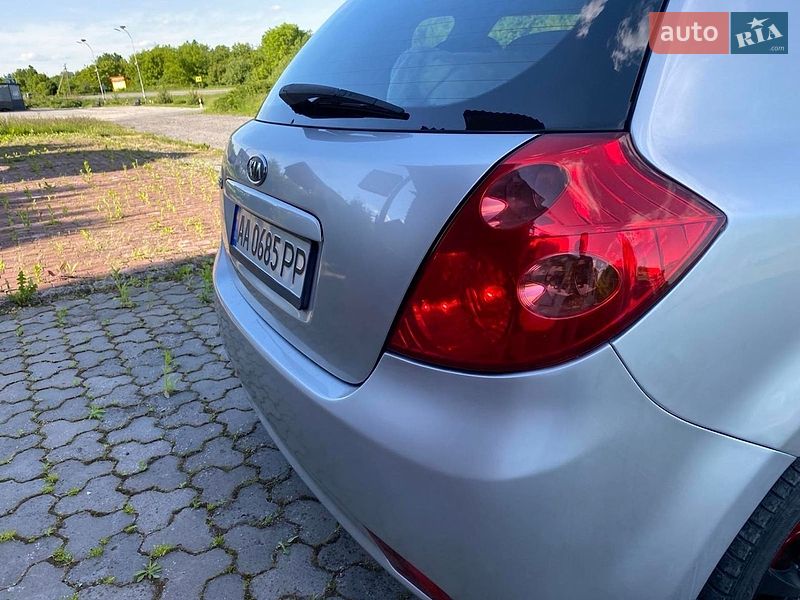 Хэтчбек Kia Ceed 2007 в Ярмолинцах