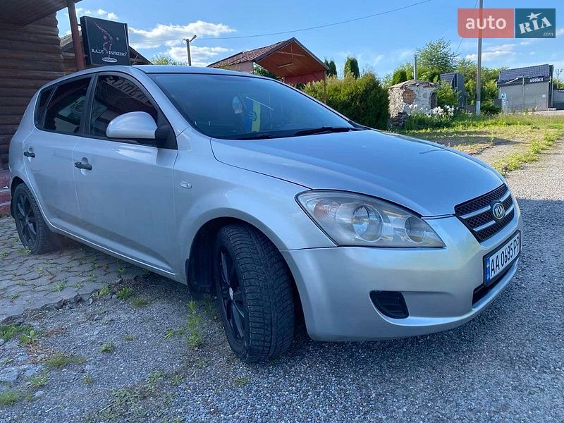 Хэтчбек Kia Ceed 2007 в Ярмолинцах