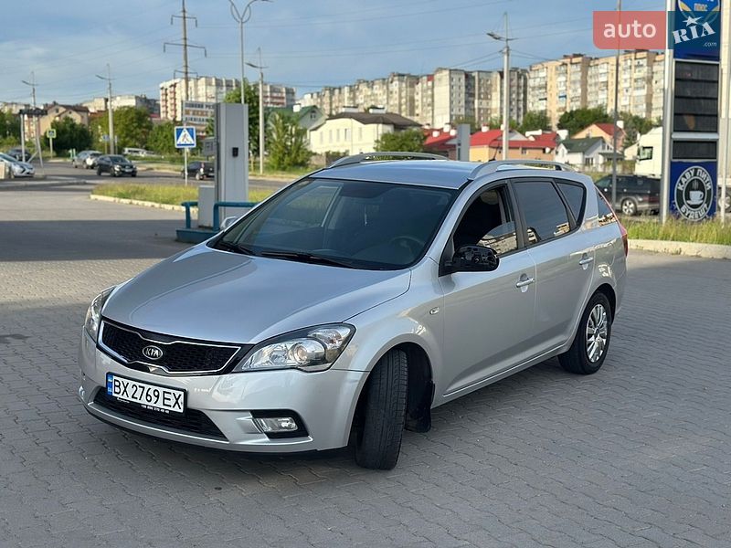Универсал Kia Ceed 2010 в Хмельницком