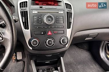 Хэтчбек Kia Ceed 2011 в Днепре