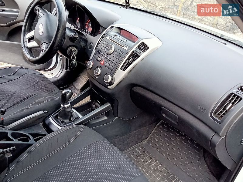 Хетчбек Kia Ceed 2009 в Запоріжжі