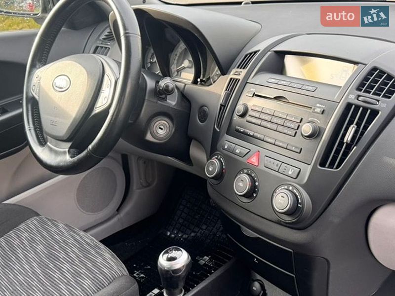 Хэтчбек Kia Ceed 2007 в Первомайске
