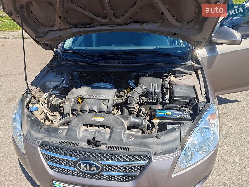 Хэтчбек Kia Ceed 2008 в Кривом Роге