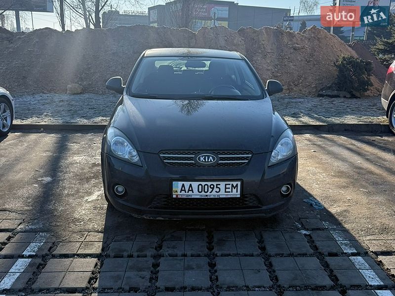 Хэтчбек Kia Ceed 2008 в Вишневом