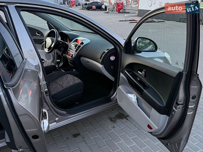 Универсал Kia Ceed 2008 в Киеве