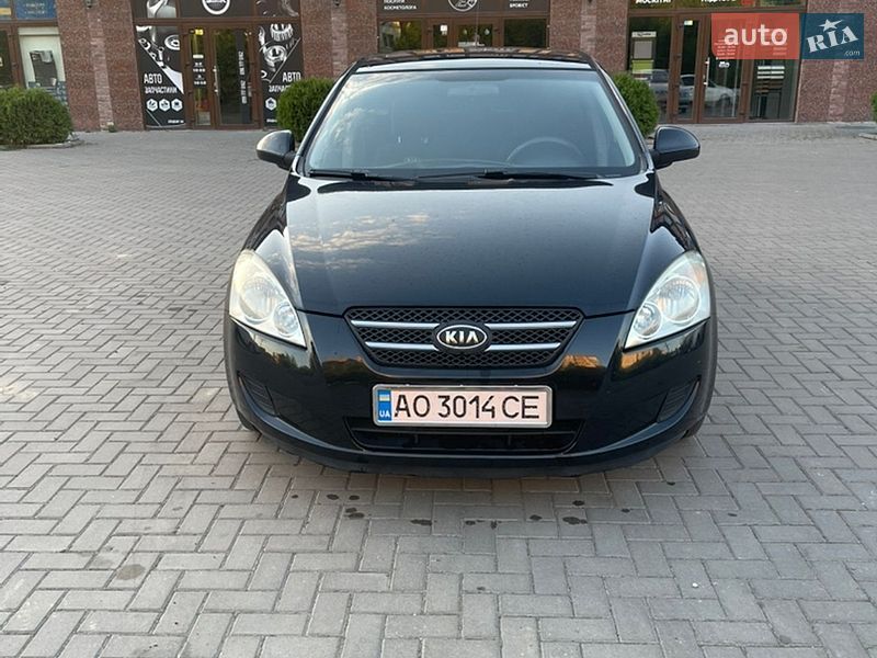 Хетчбек Kia Ceed 2007 в Ужгороді