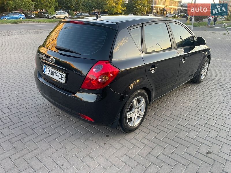 Хетчбек Kia Ceed 2007 в Ужгороді