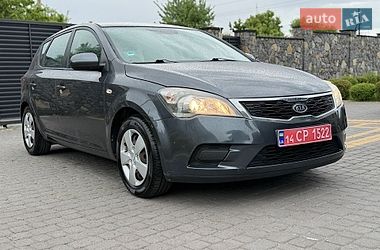 Хэтчбек Kia Ceed 2011 в Хмельницком