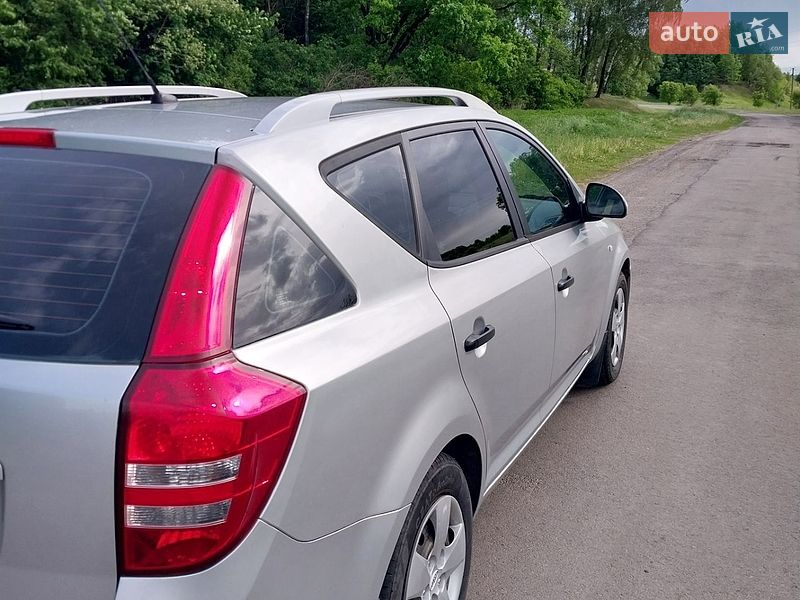 Универсал Kia Ceed 2009 в Ровно