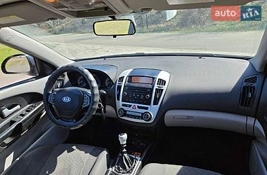 Универсал Kia Ceed 2008 в Обухове