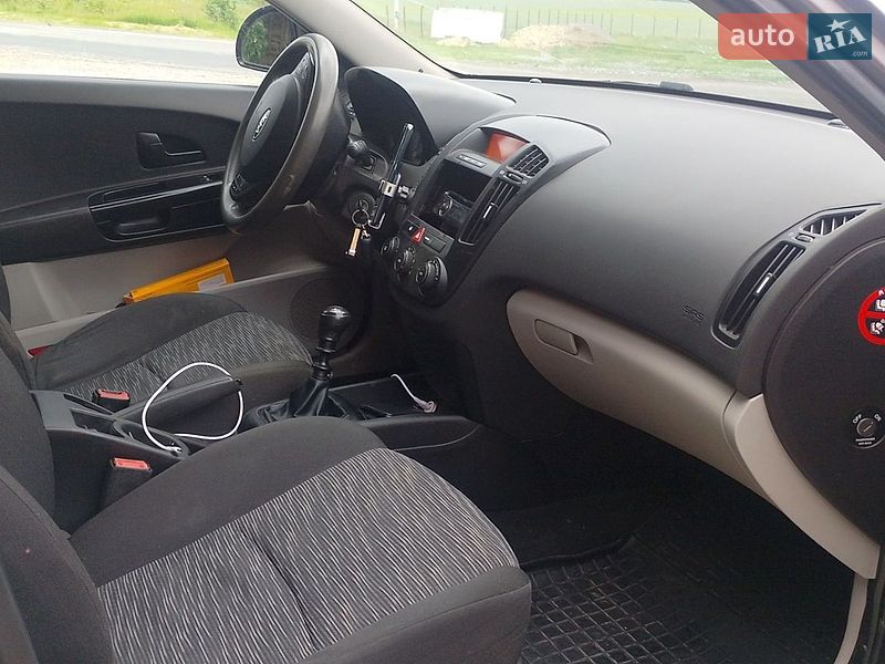 Хэтчбек Kia Ceed 2007 в Каменец-Подольском фото 5 Хэтчбек Kia Ceed 2007 в Каменец-Подольском