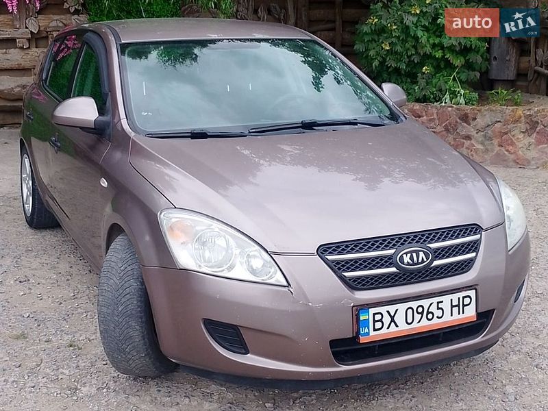Хэтчбек Kia Ceed 2007 в Каменец-Подольском