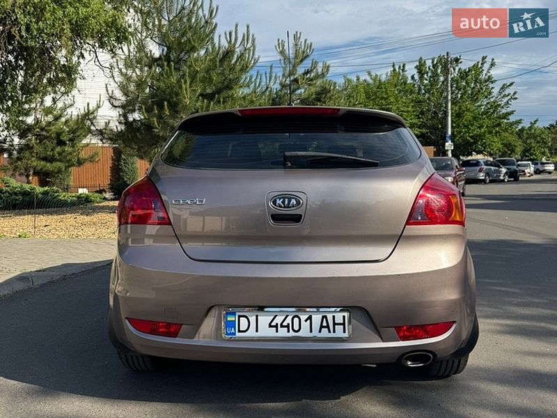 Хэтчбек Kia Ceed 2009 в Одессе