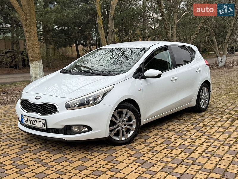 Хэтчбек Kia Ceed 2012 в Одессе